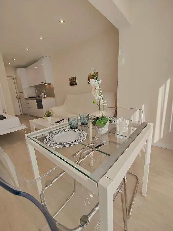 Coconut Begona Studio City Center By Namaste Elite Torremolinos 0*,  İspanya